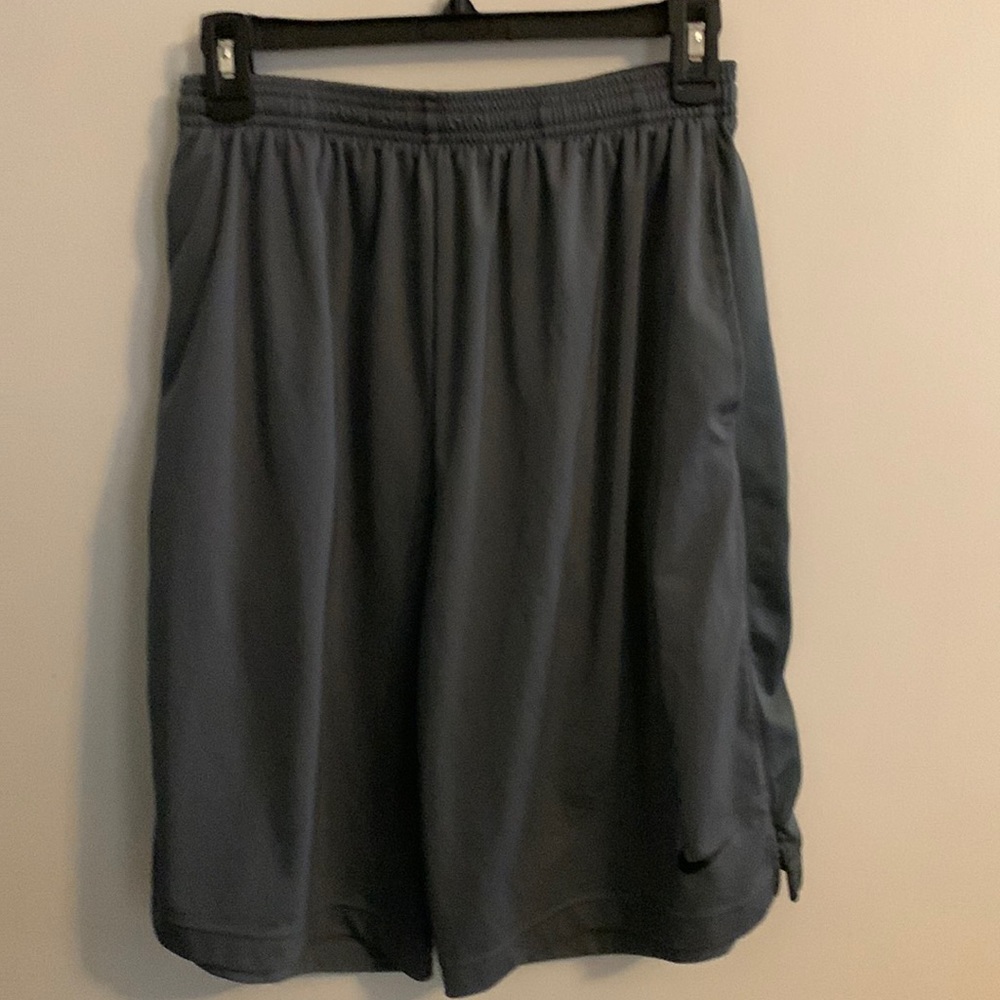 Nike Mens Medium Dri-Fit Athletic Shorts Gray Lightweight Training Gym Shorts